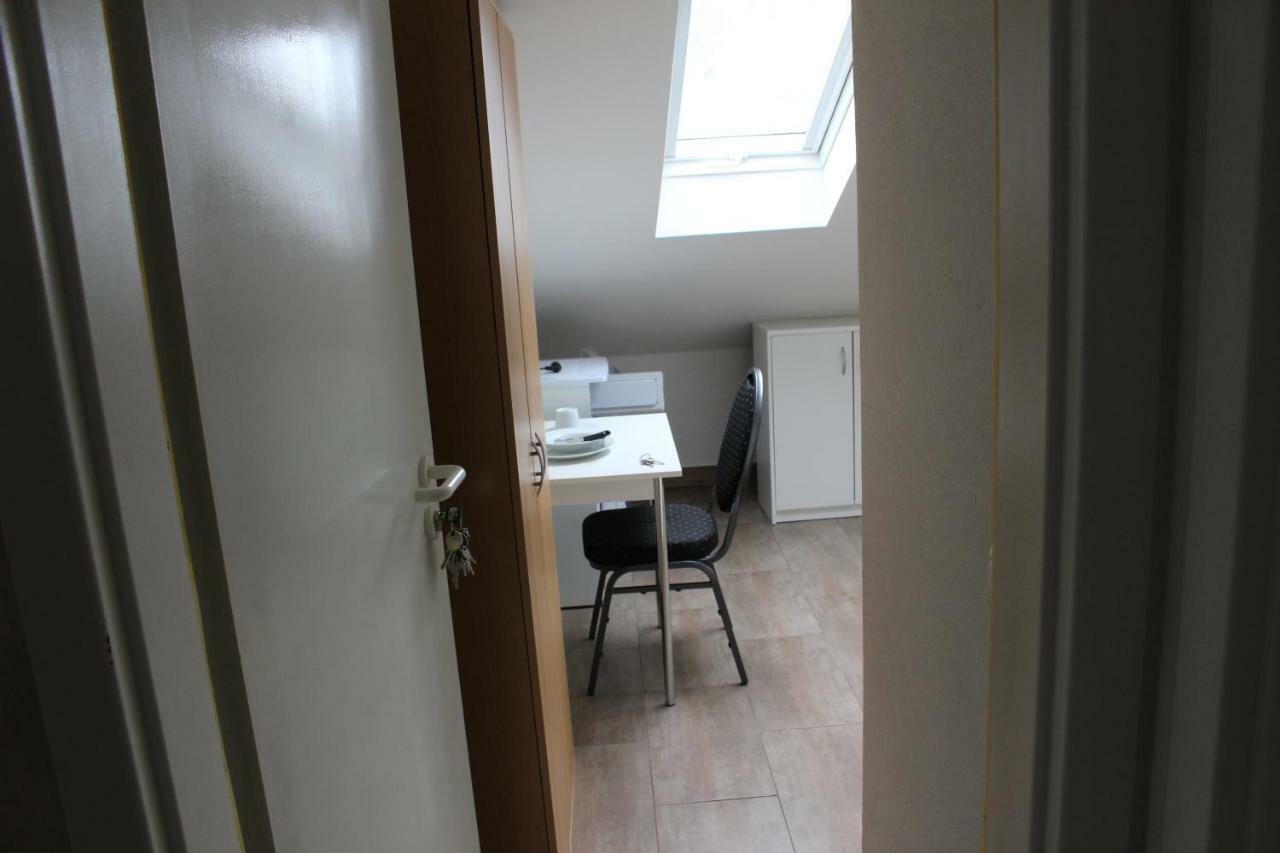 Zv-Scholtz Gaestehaus Neuoetting Simbacher Strasse 7 Dış mekan fotoğraf